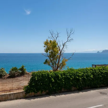 Guesthost - Seaview Near Palermo